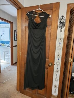 Xscape Black Lace-Cap Sleeve Maxi Gown